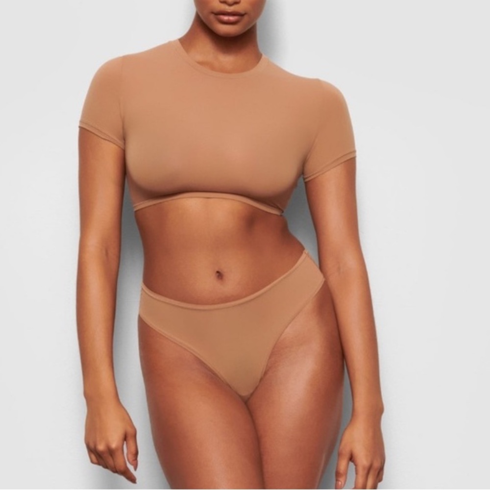 FIRM PRICE SKIMS FITS EVERYBODY SUPER CROP TOP WOMENS XXS CITY Y2K HIP HOP